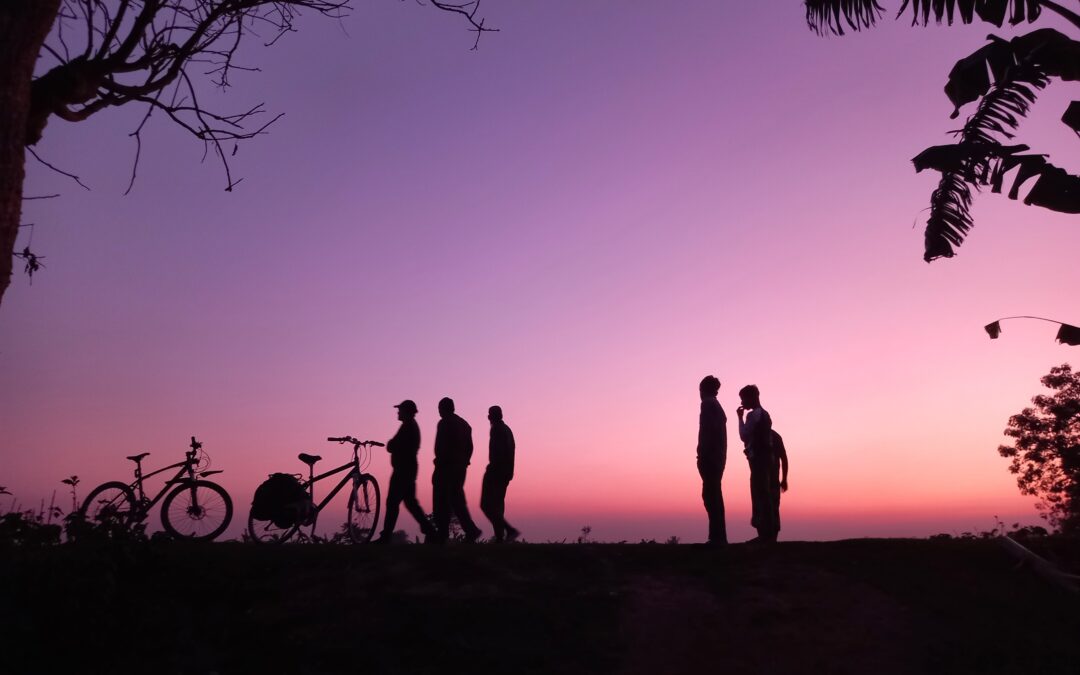 কোন গ্রামে এক সন্ধ্যায়